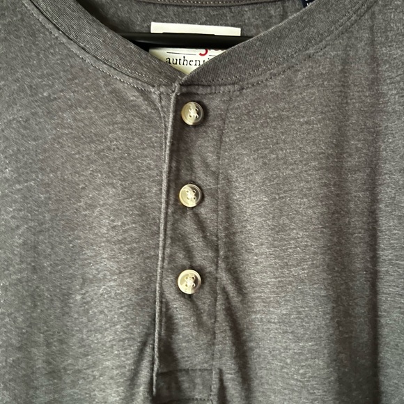 New without Tags Men’s Wrangler Authentics Three Button T-Shirt - Picture 7 of 8